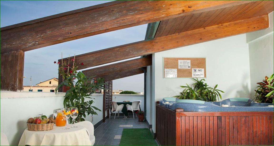 Hotel Verdemare Rimini Extérieur photo