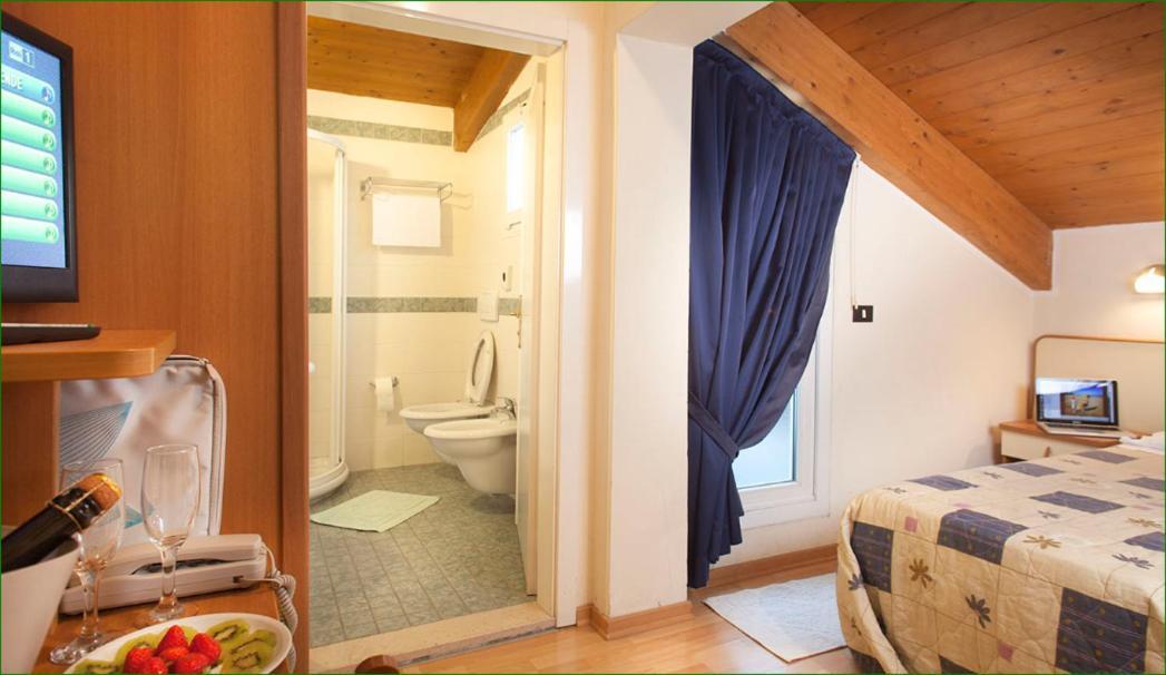 Hotel Verdemare Rimini Extérieur photo