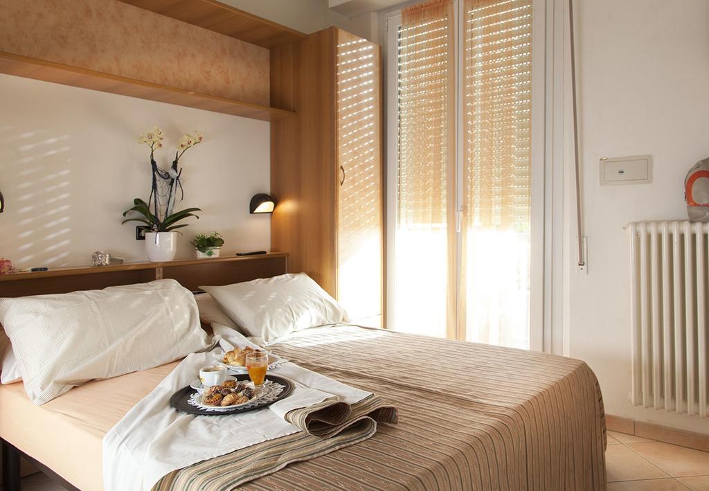 Hotel Verdemare Rimini Extérieur photo