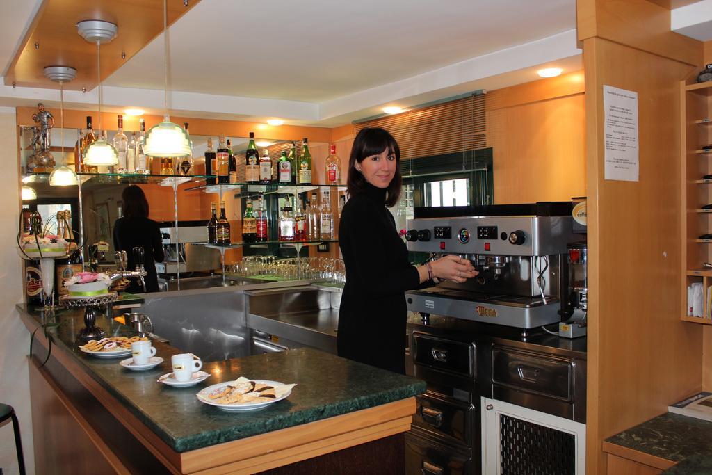 Hotel Verdemare Rimini Extérieur photo