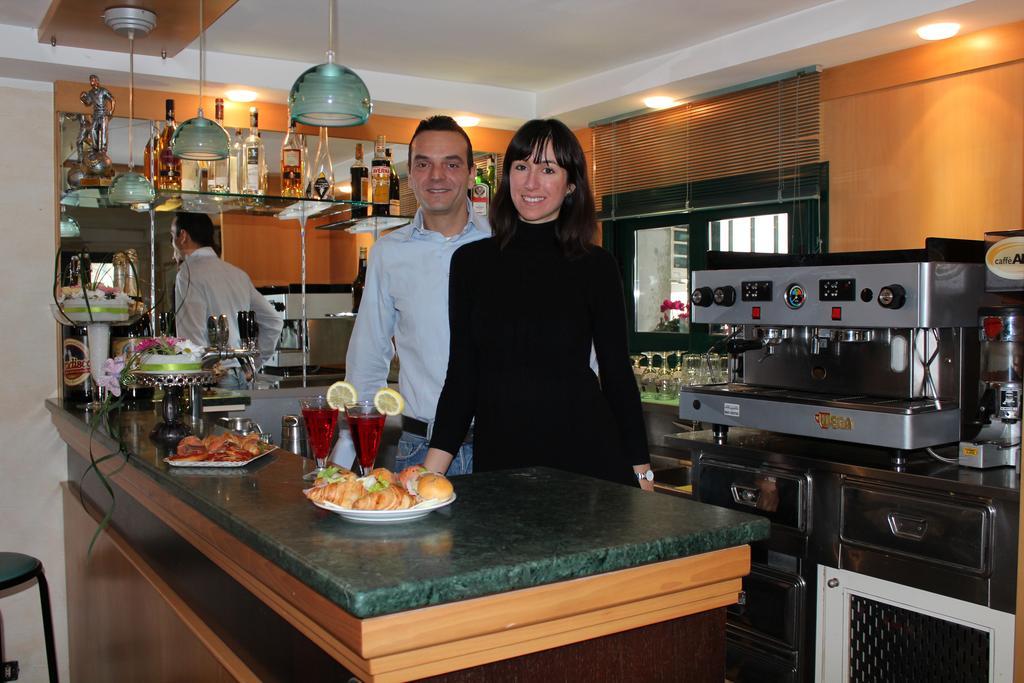 Hotel Verdemare Rimini Extérieur photo